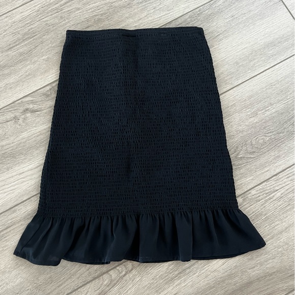 Simons cute black mini skirt - Picture 2 of 2